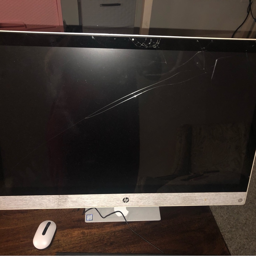 HP All-in-One Desktop Computer - Picture 2 of 5